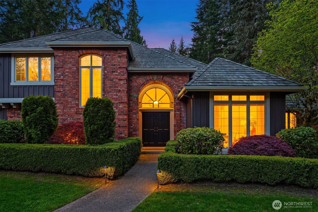 Photo of 10125 219th Place NE, Redmond, WA 98053 (MLS # 2367071)