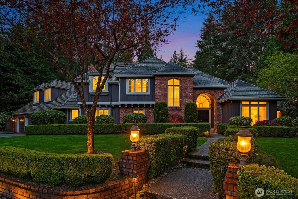 Photo of 10125 219th Place NE, Redmond, WA 98053 (MLS # 2367071)