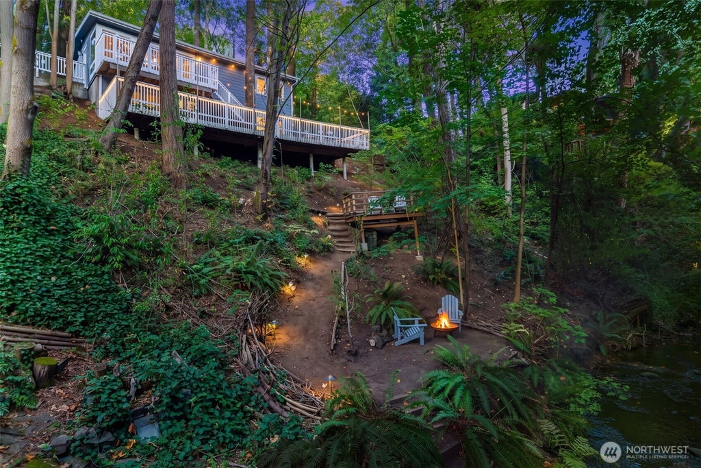 Photo of 12309 Hiram Place NE, Seattle, WA 98125 (MLS # 2585719)