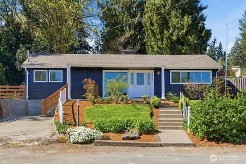 Photo of 2098 NE Sunrise Drive, Bremerton, WA 98310 (MLS # 2505236)