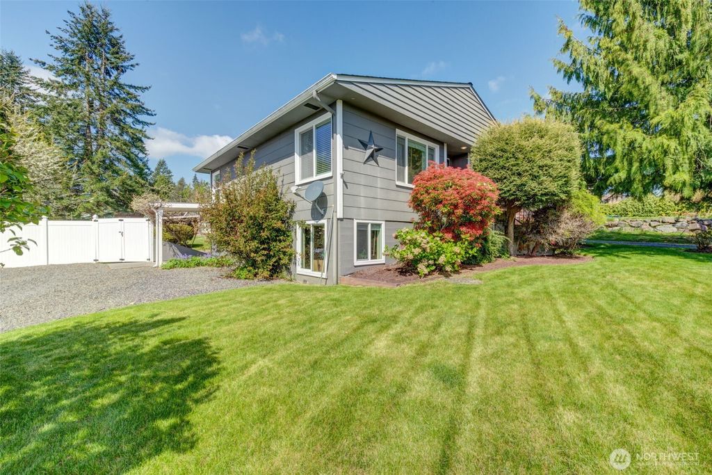 Photo of 2114 117th Avenue NE, Lake Stevens, WA 98258 (MLS # 2361507)