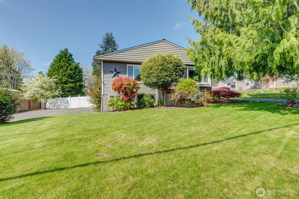 Photo of 2114 117th Avenue NE, Lake Stevens, WA 98258 (MLS # 2361507)