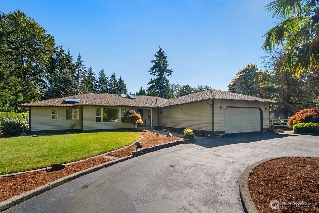 Photo of 18901 SE 281st Street, Kent, WA 98042 (MLS # 2555995)