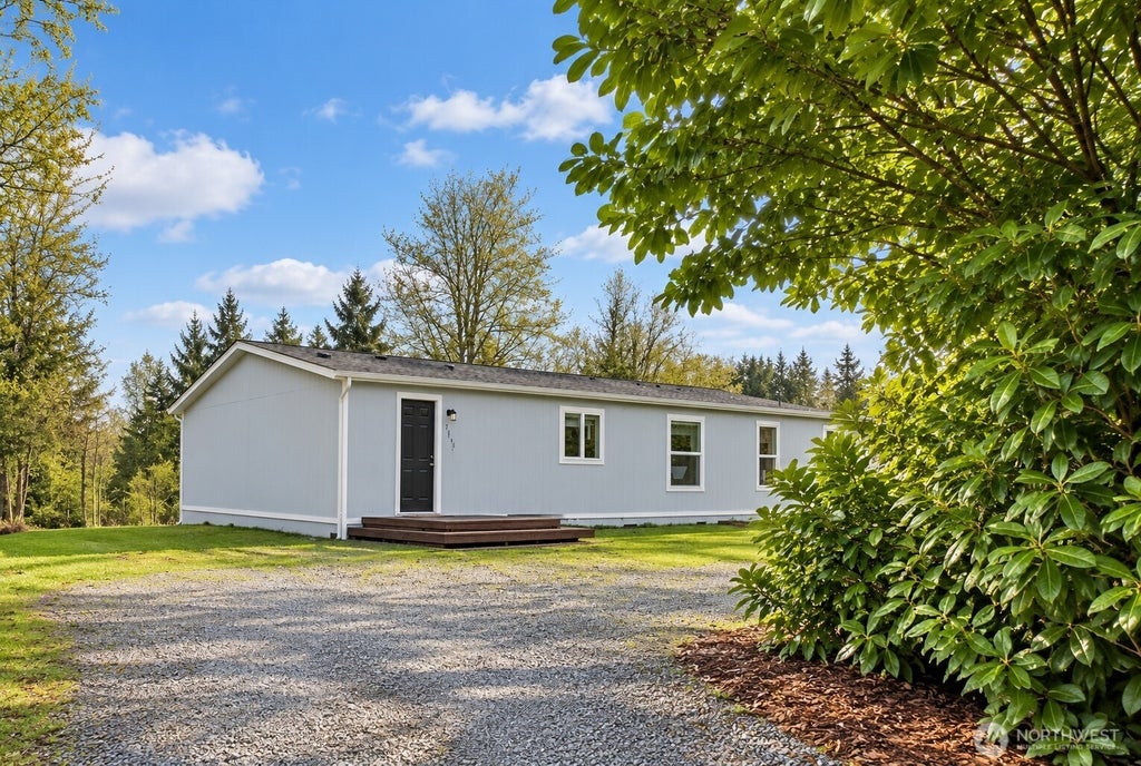 Photo of 12818 Kapowsin Highlands Drive E, Graham, WA 98338 (MLS # 2584952)