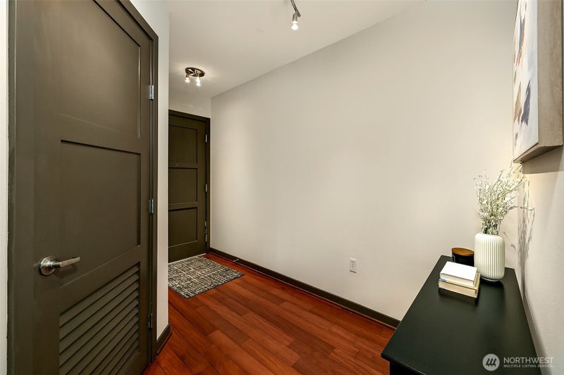 413 NE 70th Street 301