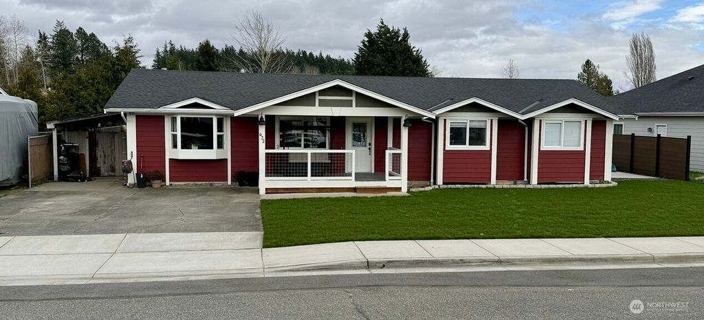 Photo of 432 8th Street, Blaine, WA 98230 (MLS # 2485074)