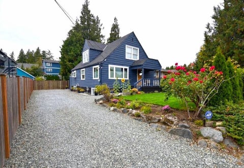 Photo of 12537 19th Avenue NE, Seattle, WA 98125 (MLS # 2586829)