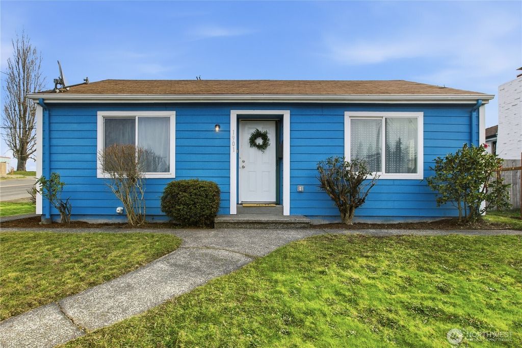 Photo of 1901 S Hosmer Street, Tacoma, WA 98405 (MLS # 2472485)