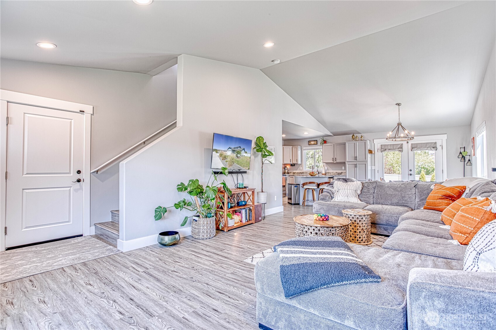 143 Margaux Loop