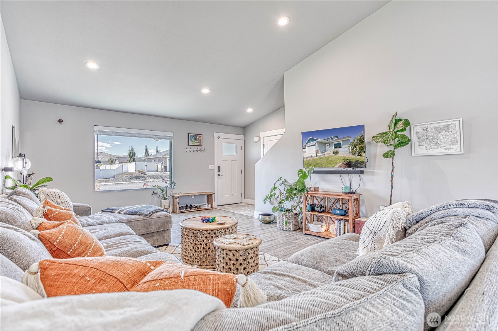 143 Margaux Loop
