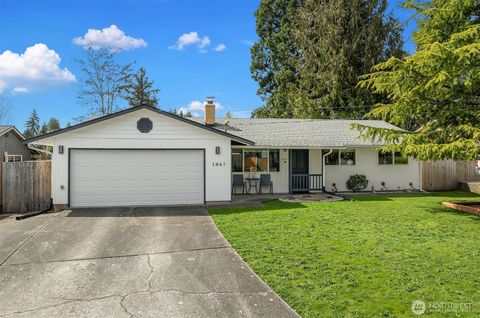 Photo of 1067 Anacortes Avenue NE, Renton, WA 98059 (MLS # 2510621)