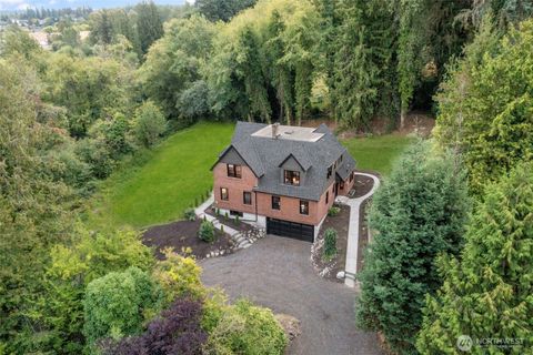 221 S Woodland Puyallup WA 98371