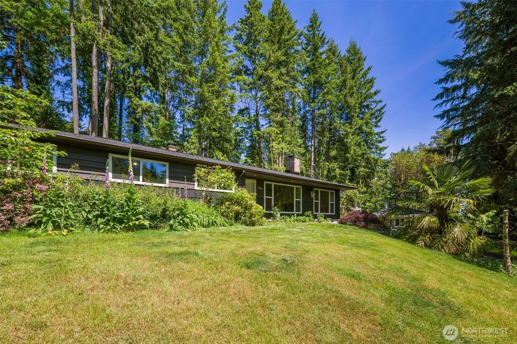 Photo of 4006 147th Place, Bellevue, WA 98006 (MLS # 2402598)