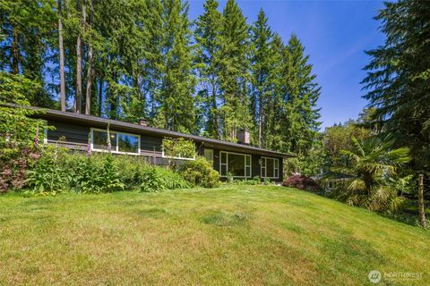 Photo of 4006 147th Place, Bellevue, WA 98006 (MLS # 2402598) Photo of 4006 147th Place, Bellevue, WA 98006 (MLS # 2402598)