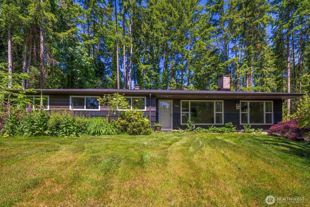 Photo of 4006 147th Place, Bellevue, WA 98006 (MLS # 2402598)