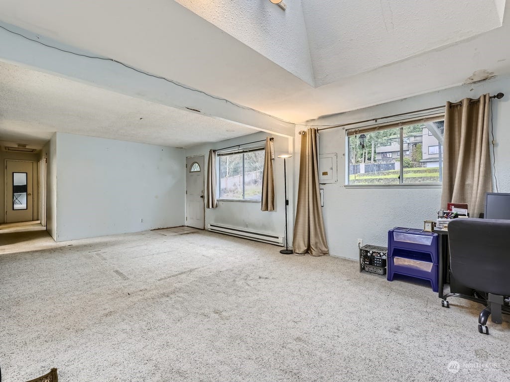Photo of 15622 183rd Avenue NE, Woodinville, WA 98072 (MLS # 2189857)