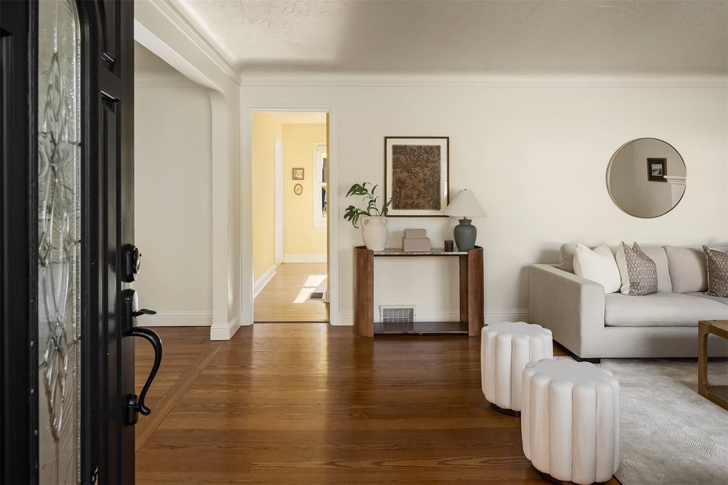 Photo of 223 SW 142nd Street, Burien, WA 98166 (MLS # 2590204)