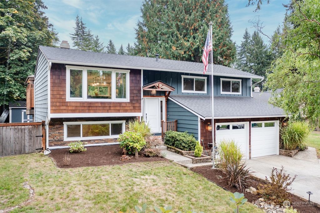 Photo of 14272 130th Place NE, Kirkland, WA 98034 (MLS # 2170138)
