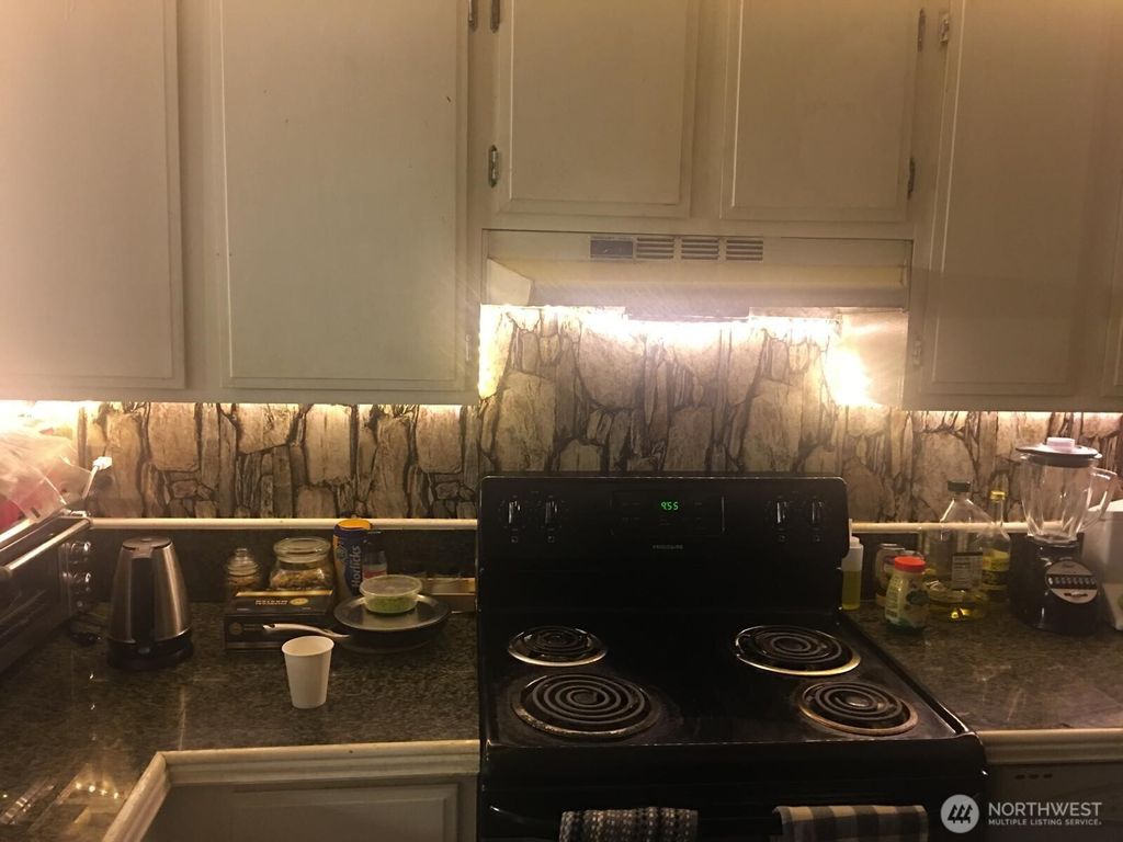 Photo of 29 146th Avenue SE #C3, Bellevue, WA 98007 (MLS # 2524296)