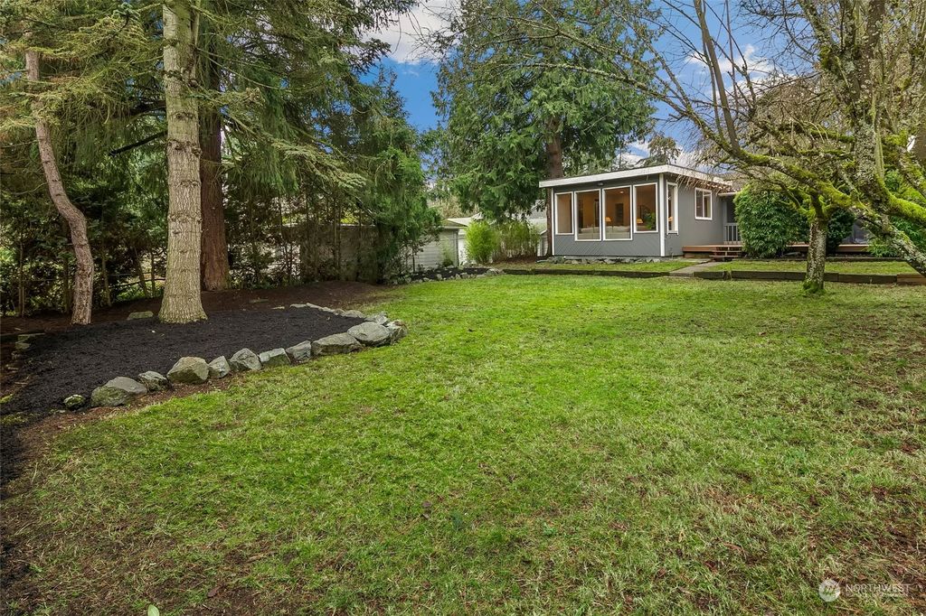 Photo of 11825 32nd Avenue NE, Seattle, WA 98125 (MLS # 2320492)