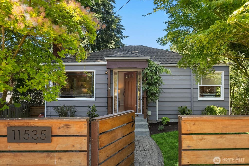 Photo of 11535 40th Avenue NE, Seattle, WA 98125 (MLS # 2539243)