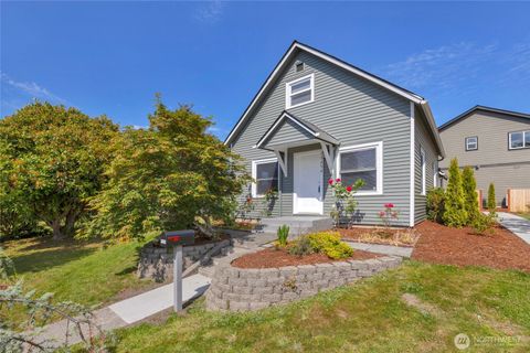 Photo of 1925 Lombard Ave, Everett, WA 98201 (MLS # 2504716)