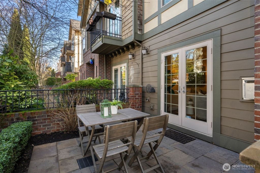 Photo of 509 W Olympic Place #C, Seattle, WA 98119 (MLS # 2338587)