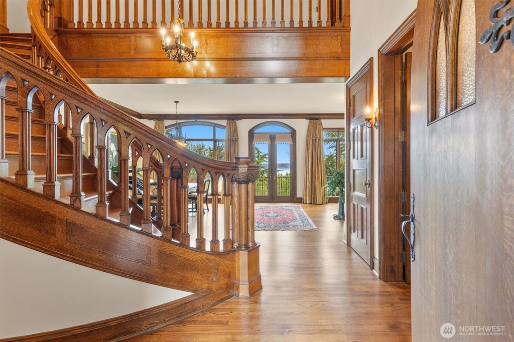 Photo of 4725 W Mercer Way Way, Mercer Island, WA 98040 (MLS # 2487825)