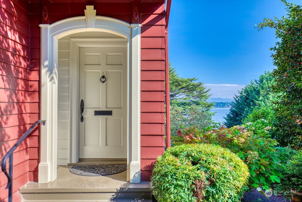 Photo of 1720 Evergreen Place, Seattle, WA 98122 (MLS # 2166118)