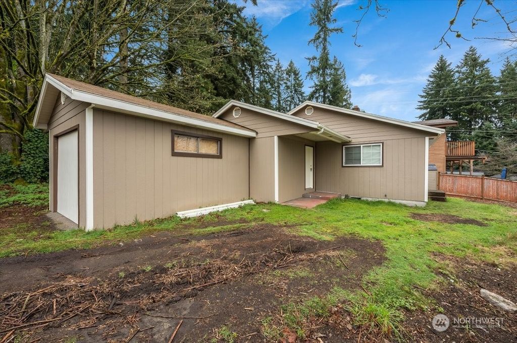 Photo of 19243 15th Avenue NE, Shoreline, WA 98155 (MLS # 2215872)