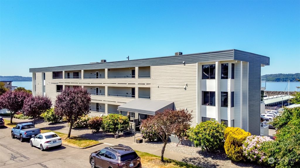Photo of 22609 6th Avenue S #203, Des Moines, WA 98198 (MLS # 2189662)