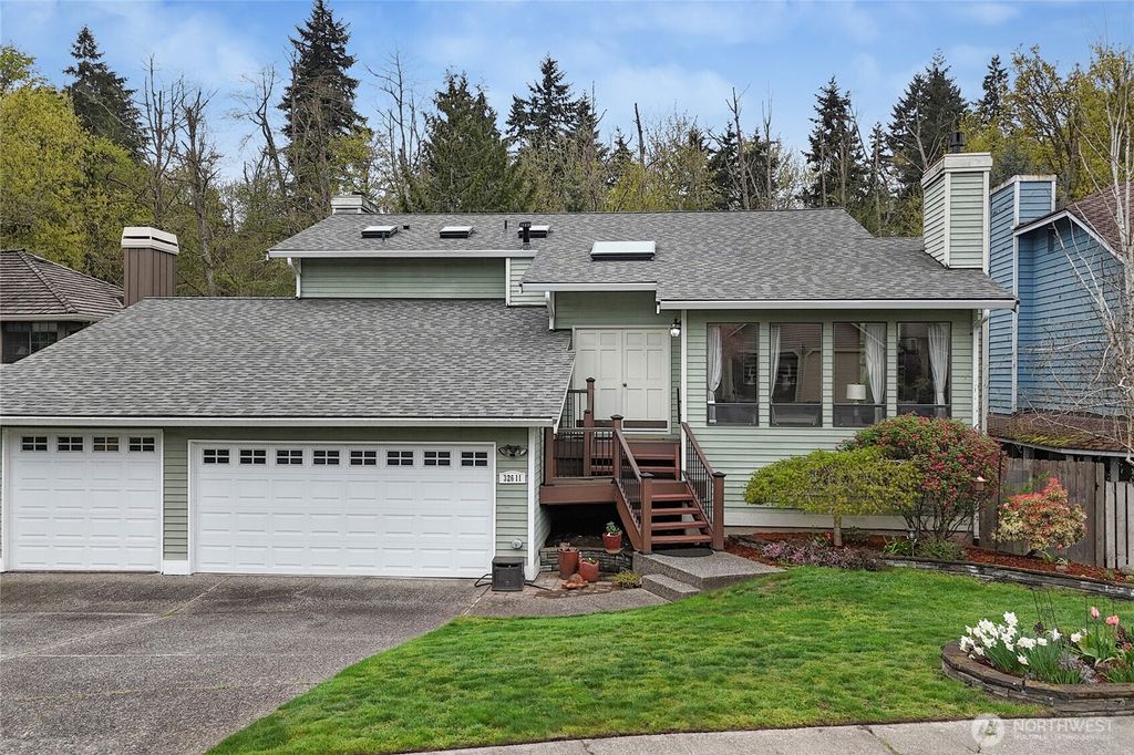 Photo of 32611 8th Avenue SW, Federal Way, WA 98023 (MLS # 2500439)