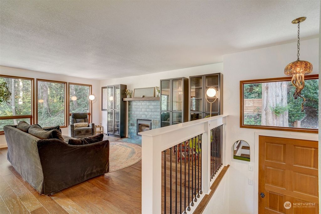 Photo of 8825 Shell Place, Edmonds, WA 98026 (MLS # 2193327)