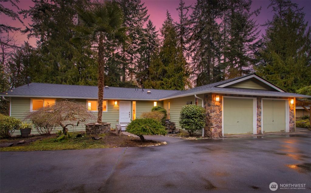 Photo of 15727 Cascadian Way, Bothell, WA 98012 (MLS # 2489988)