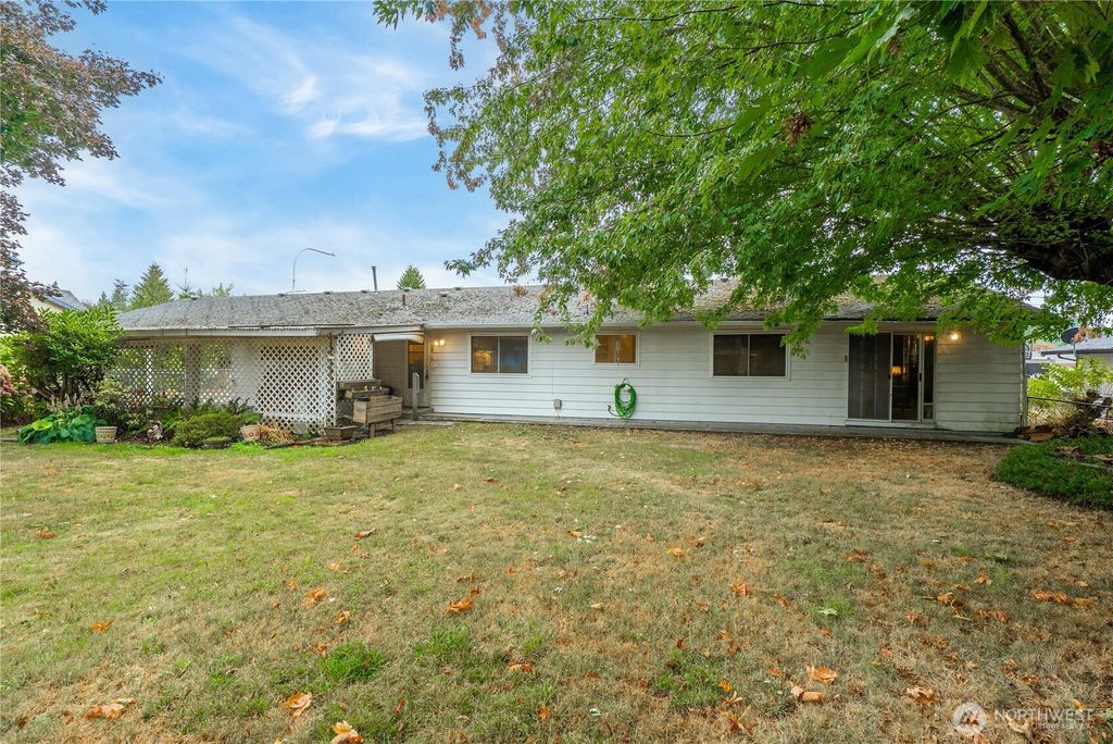 Photo of 1425 33rd Street SE, Auburn, WA 98002 (MLS # 2439820)
