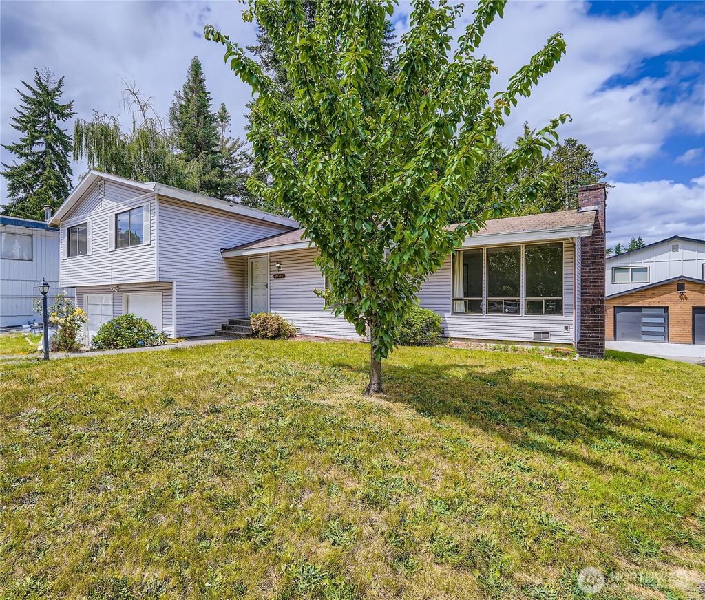 Photo of 2708 NE 106th Place, Seattle, WA 98125 (MLS # 2397062)