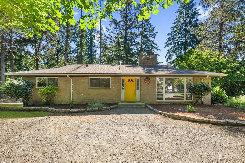 Photo of 2424 242nd Avenue SE, Sammamish, WA 98075 (MLS # 2262076)