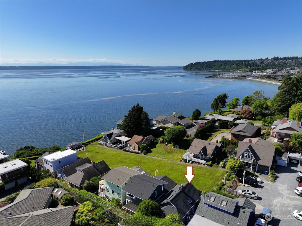 Photo of 23641 7th Avenue S #11, Des Moines, WA 98198 (MLS # 2077446)