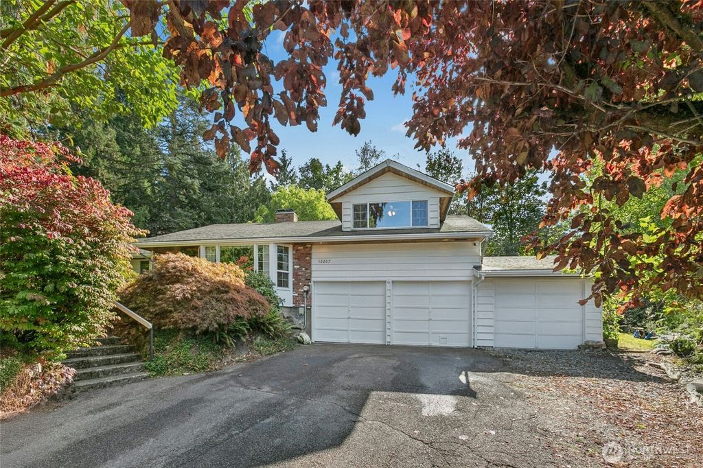 Photo of 12207 SE 12th Street St, Bellevue, WA 98005 (MLS # 2442986)