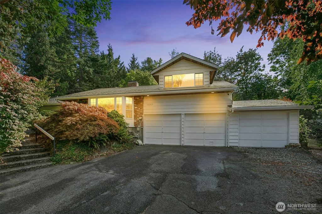 Photo of 12207 SE 12th Street St, Bellevue, WA 98005 (MLS # 2442986)