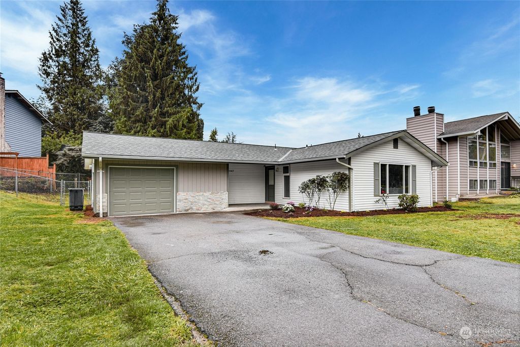 Photo of 13417 SE 233rd Street, Kent, WA 98042 (MLS # 2295267)