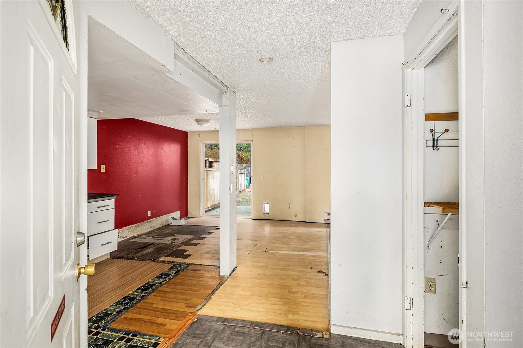 6107 Kenwood Drive