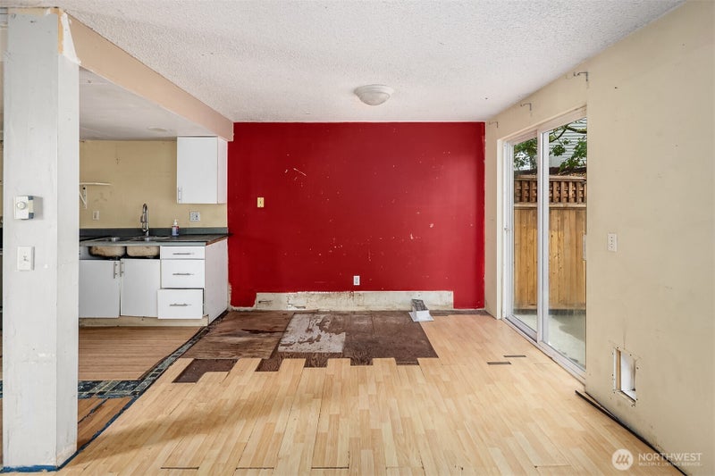 6107 Kenwood Drive