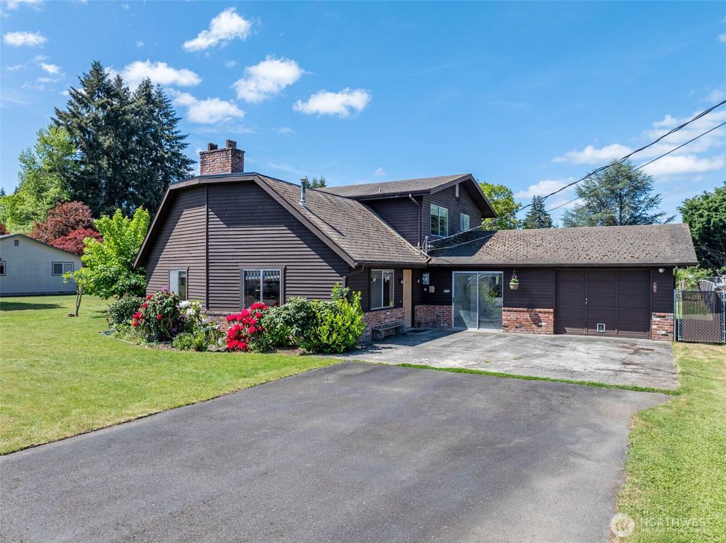 Photo of 711 Kearns Lane, Centralia, WA 98531 (MLS # 2521821)