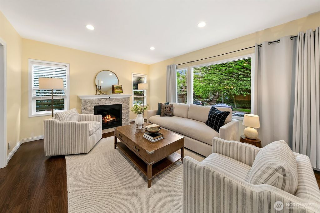 Photo of 954 19th Avenue E, Seattle, WA 98112 (MLS # 2511365)