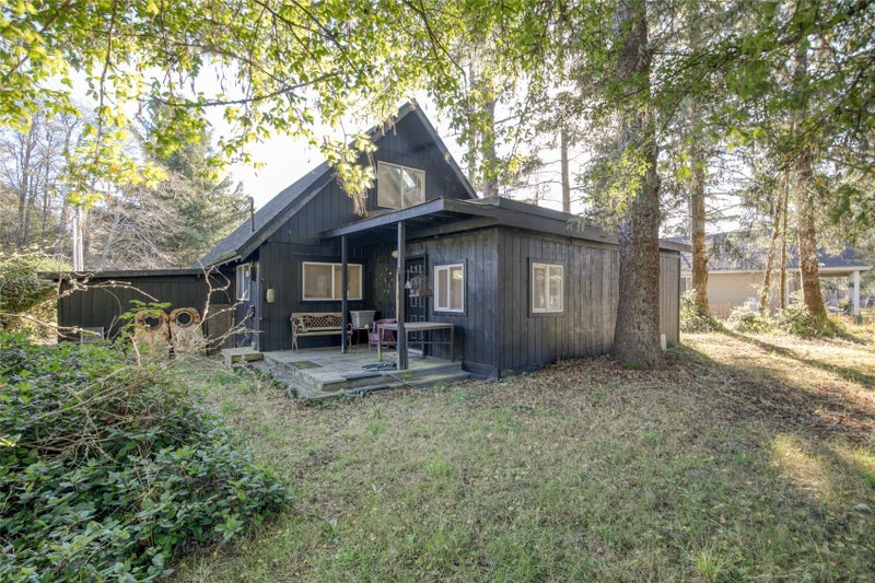 863 Falls Of Clyde Loop SE