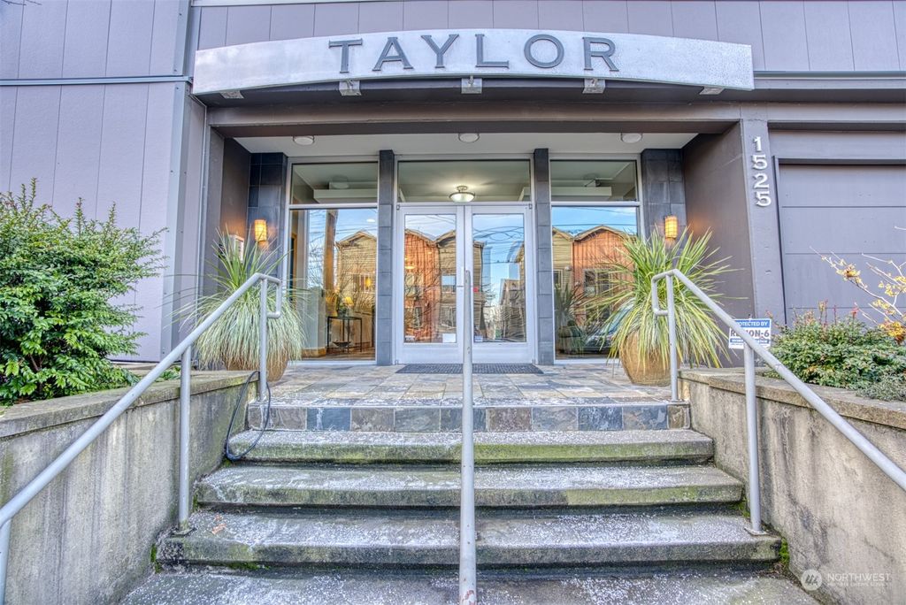 Photo of 1525 Taylor Avenue N #302, Seattle, WA 98109 (MLS # 2191452)