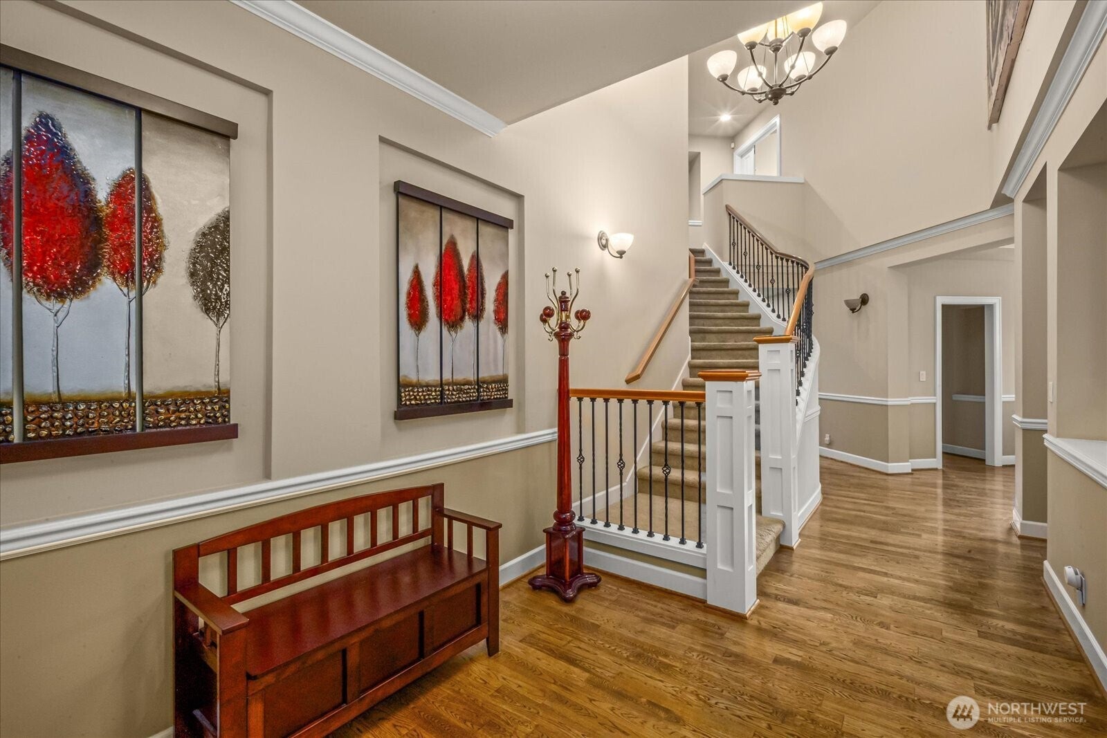 215 Ilwaco Place SE