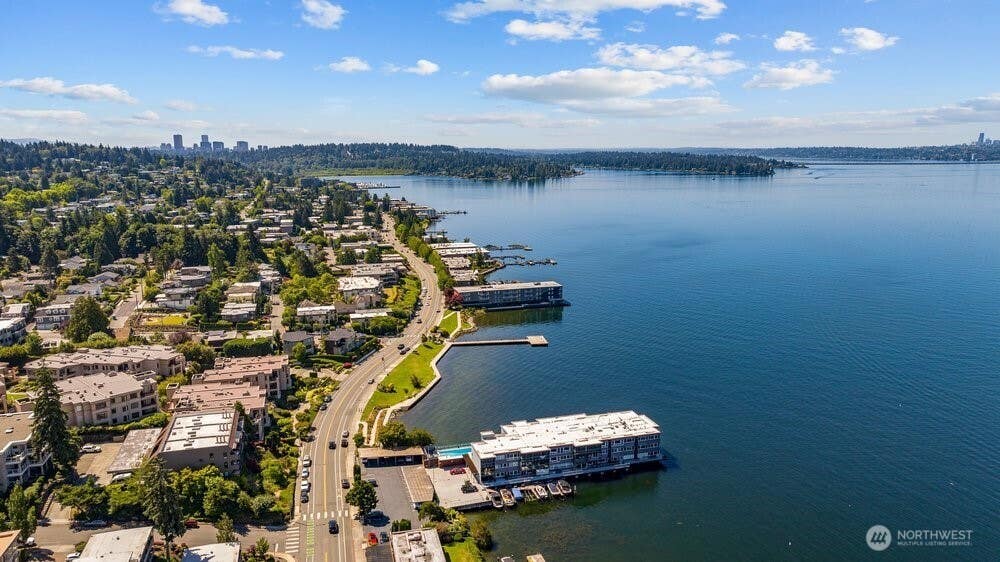 Photo of 515 Lake Street S #205, Kirkland, WA 98033 (MLS # 2566480)