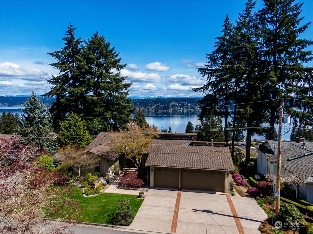 Photo of 2646 168th Avenue SE, Bellevue, WA 98008 (MLS # 2058123)
